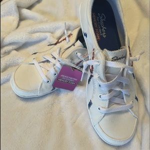 Skechers Air-Cooled Memory Foam Walking shoes